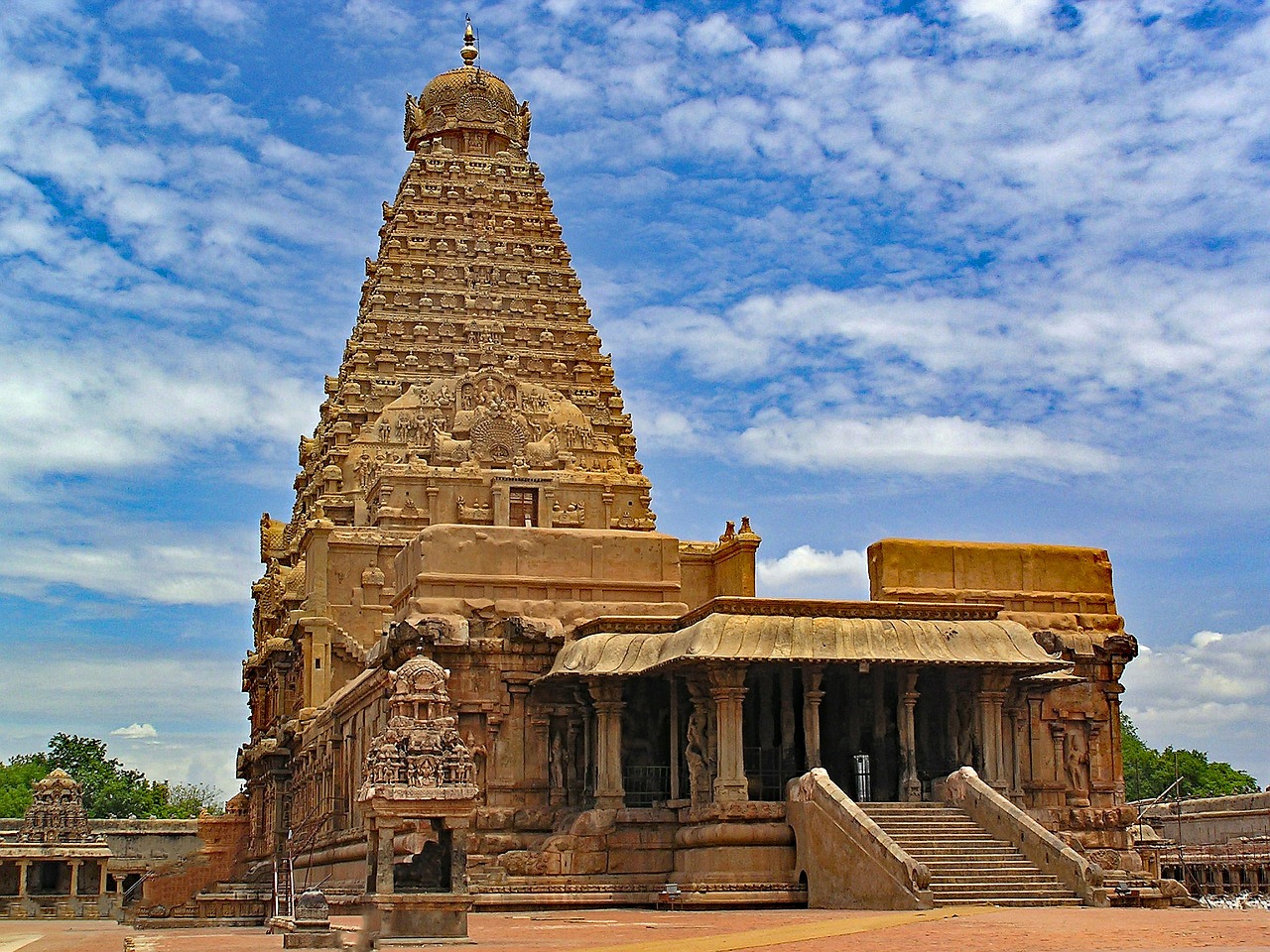 brihadishvara, temple, thanjavur, tamil nadu, india, asia, faith, religion, places of interest, culture, world heritage, world heritage site, unesco, shiva, thanjavur, thanjavur, thanjavur, tamil nadu, tamil nadu, tamil nadu, tamil nadu, tamil nadu, india, shiva